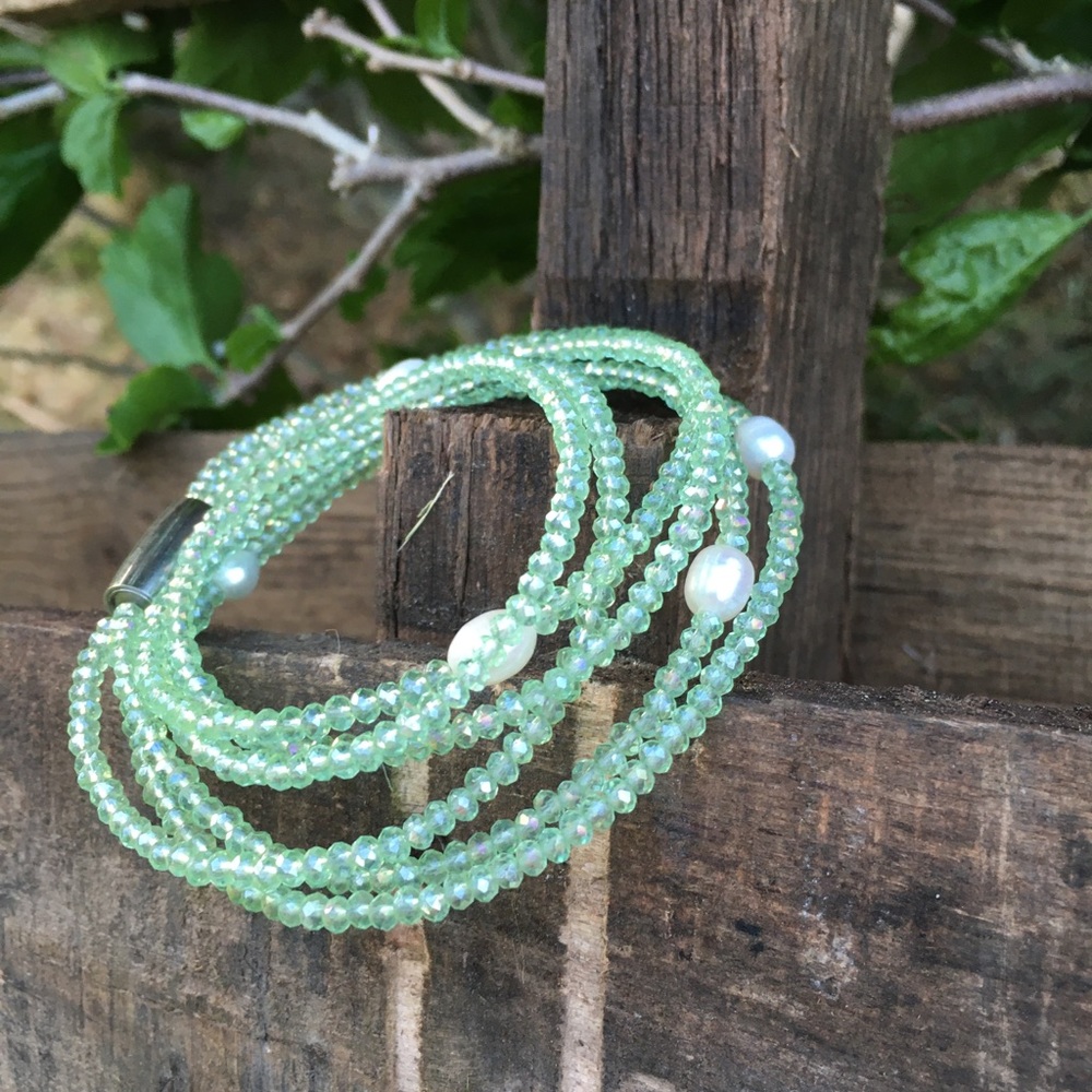 Vantel Pearls Wrap Bracelet (Green)